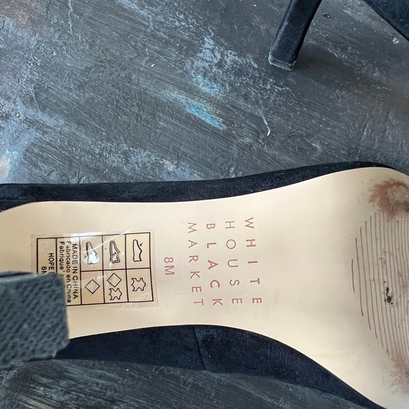 WHBM sz 8 Black, Suede Pumps with curved heel. Like new!!! - Picture 9 of 10